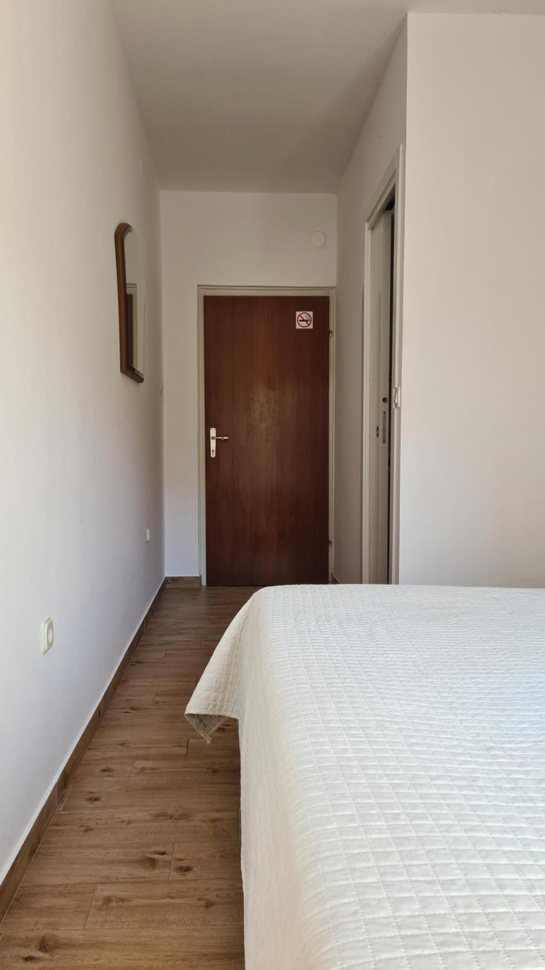 Apartments & Rooms Ivana 로비니 객실 사진