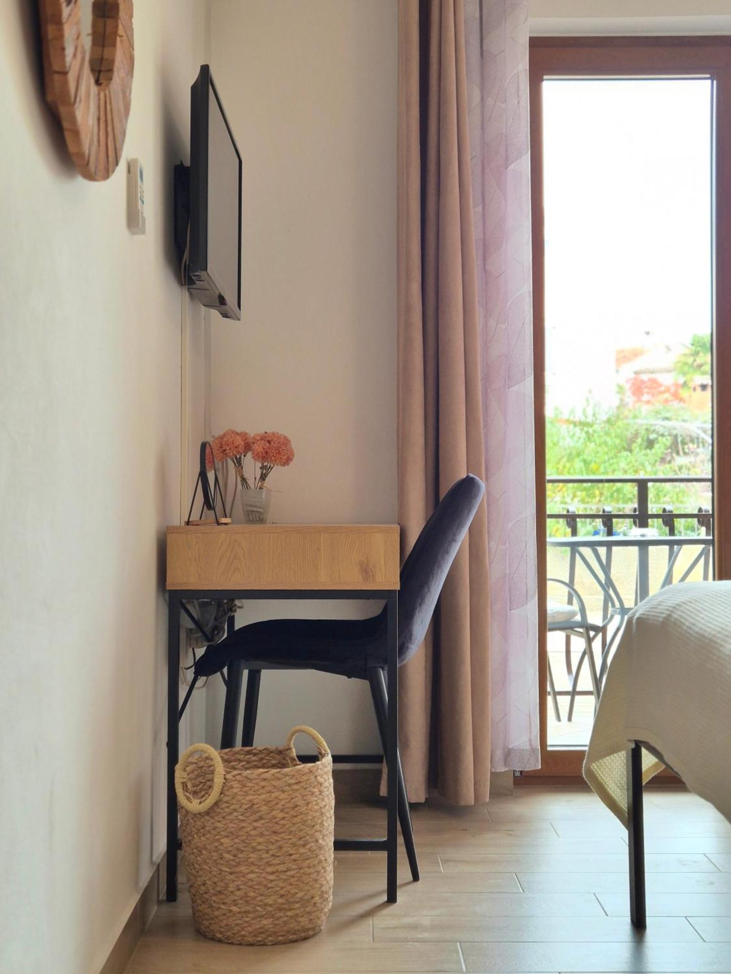 Apartments & Rooms Ivana 로비니 객실 사진