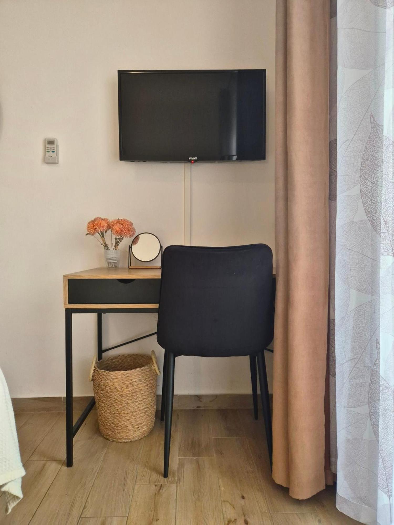 Apartments & Rooms Ivana 로비니 객실 사진