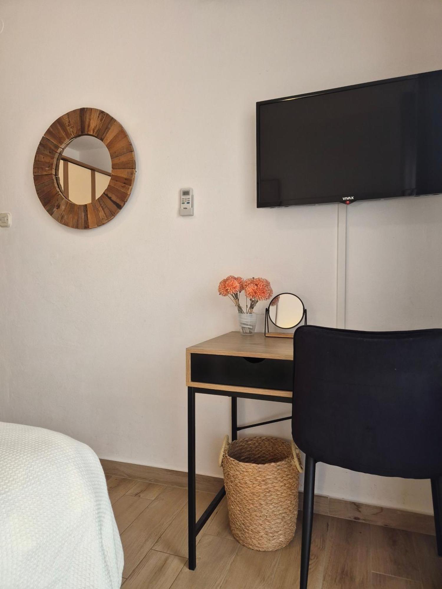 Apartments & Rooms Ivana 로비니 객실 사진